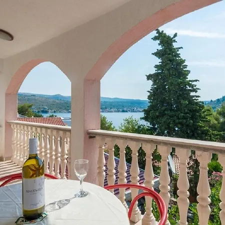Marija - 40 M From Beach Apartment Rogoznica (Sibenik-Knin)
