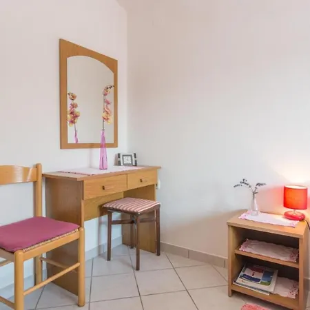 Marija - 40 M From Beach Apartment Rogoznica (Sibenik-Knin)