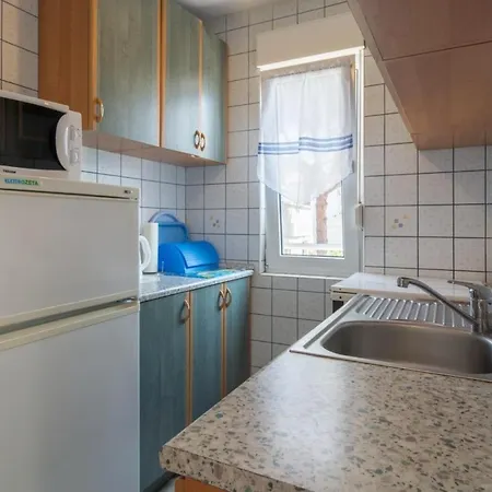 Marija - 40 M From Beach Apartment *