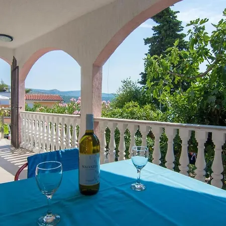 Marija - 40 M From Beach Apartment Rogoznica (Sibenik-Knin)