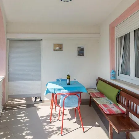 Marija - 40 M From Beach *