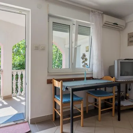 Apartment Marija - 40 M From Beach Rogoznica (Sibenik-Knin)